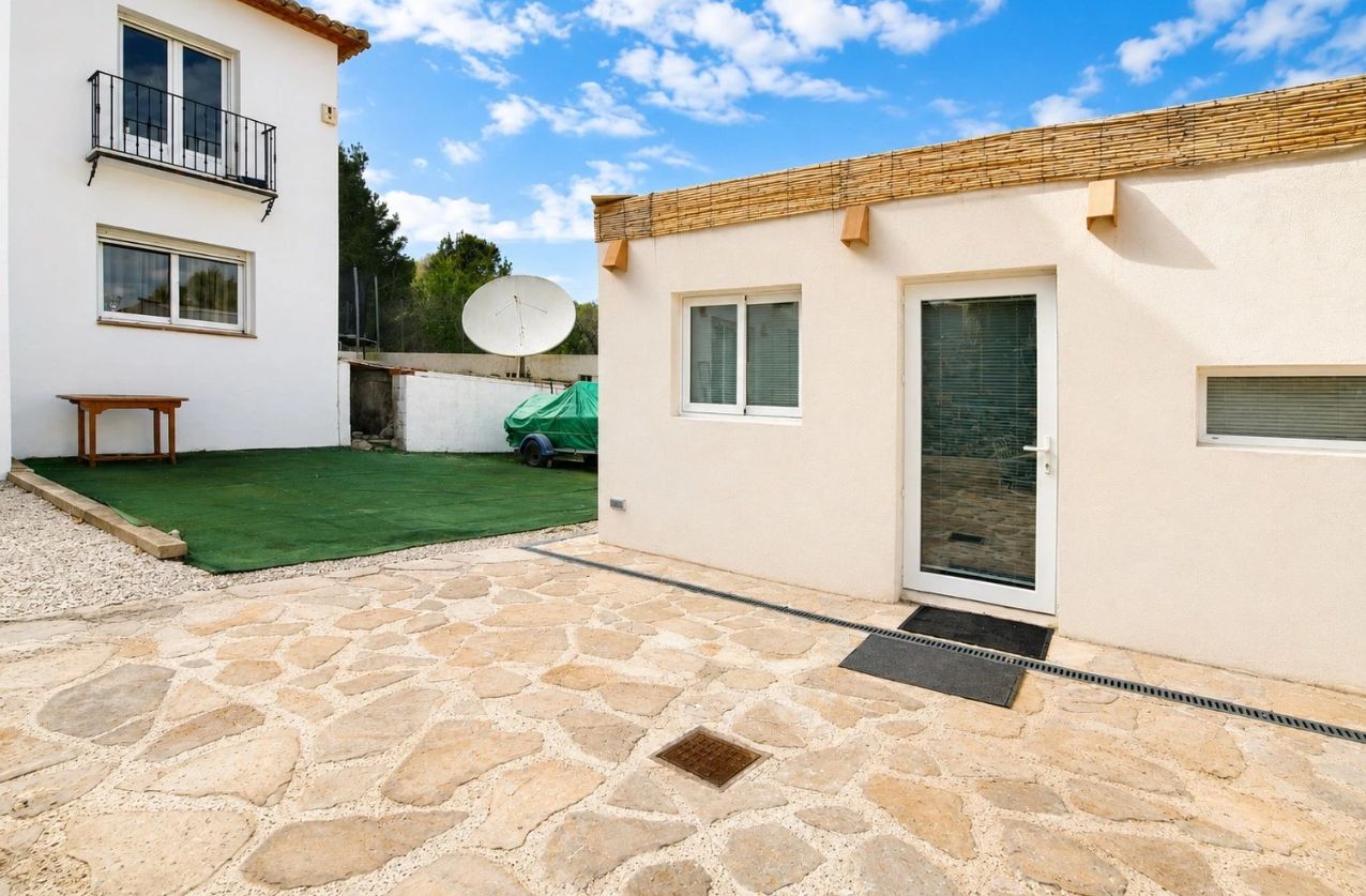 Villa con casa de invitados y piscina privada en Jávea