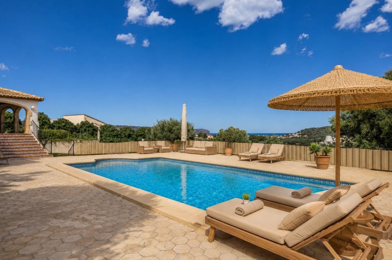 To villaer med havutsikt i Tarraule, Javea