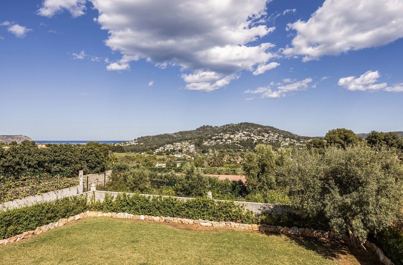 To villaer med havutsikt i Tarraule, Javea