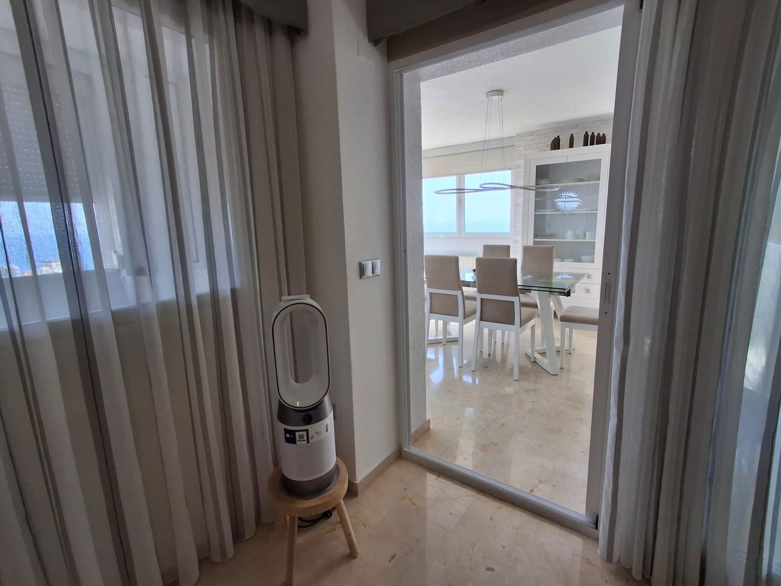 Apartamentos con impresionantes vistas al mar y a las montañas en Benidorm