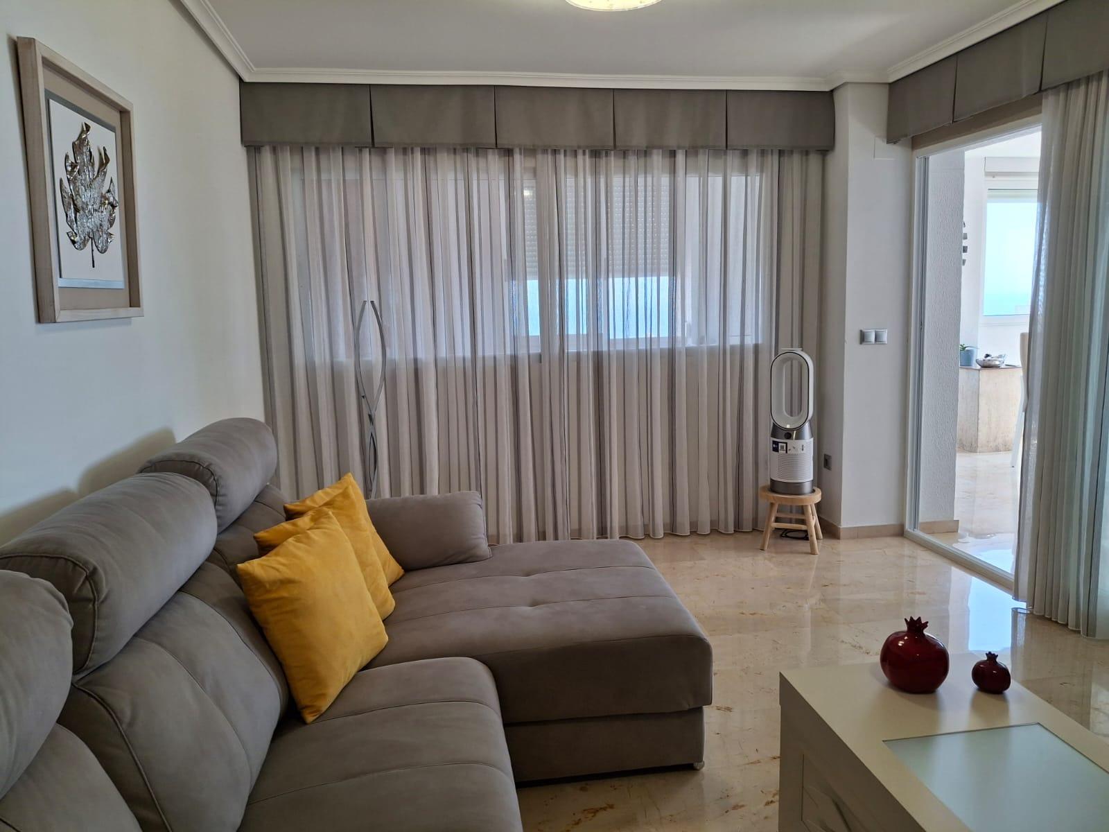 Apartamentos con impresionantes vistas al mar y a las montañas en Benidorm