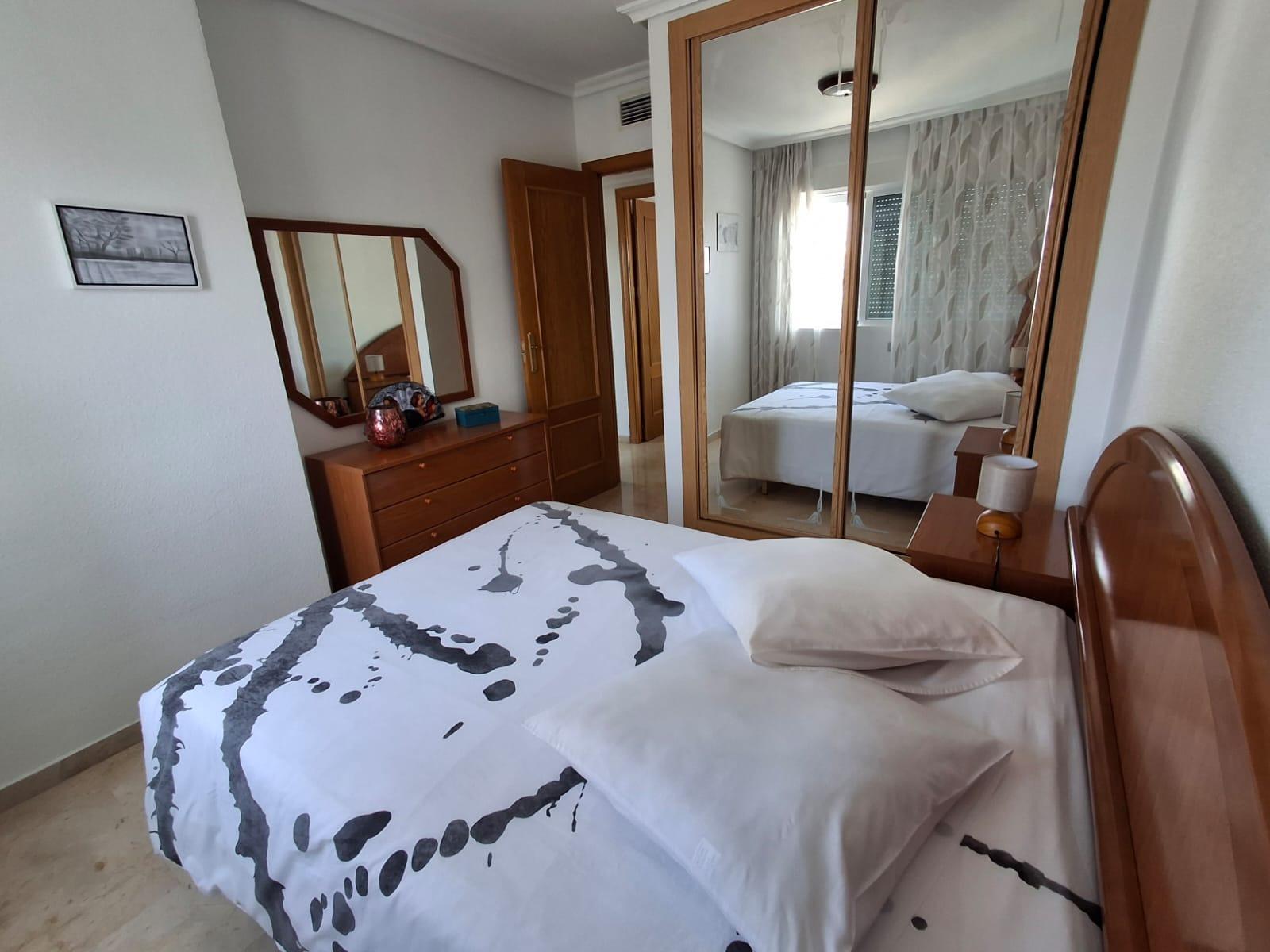 Apartamentos con impresionantes vistas al mar y a las montañas en Benidorm