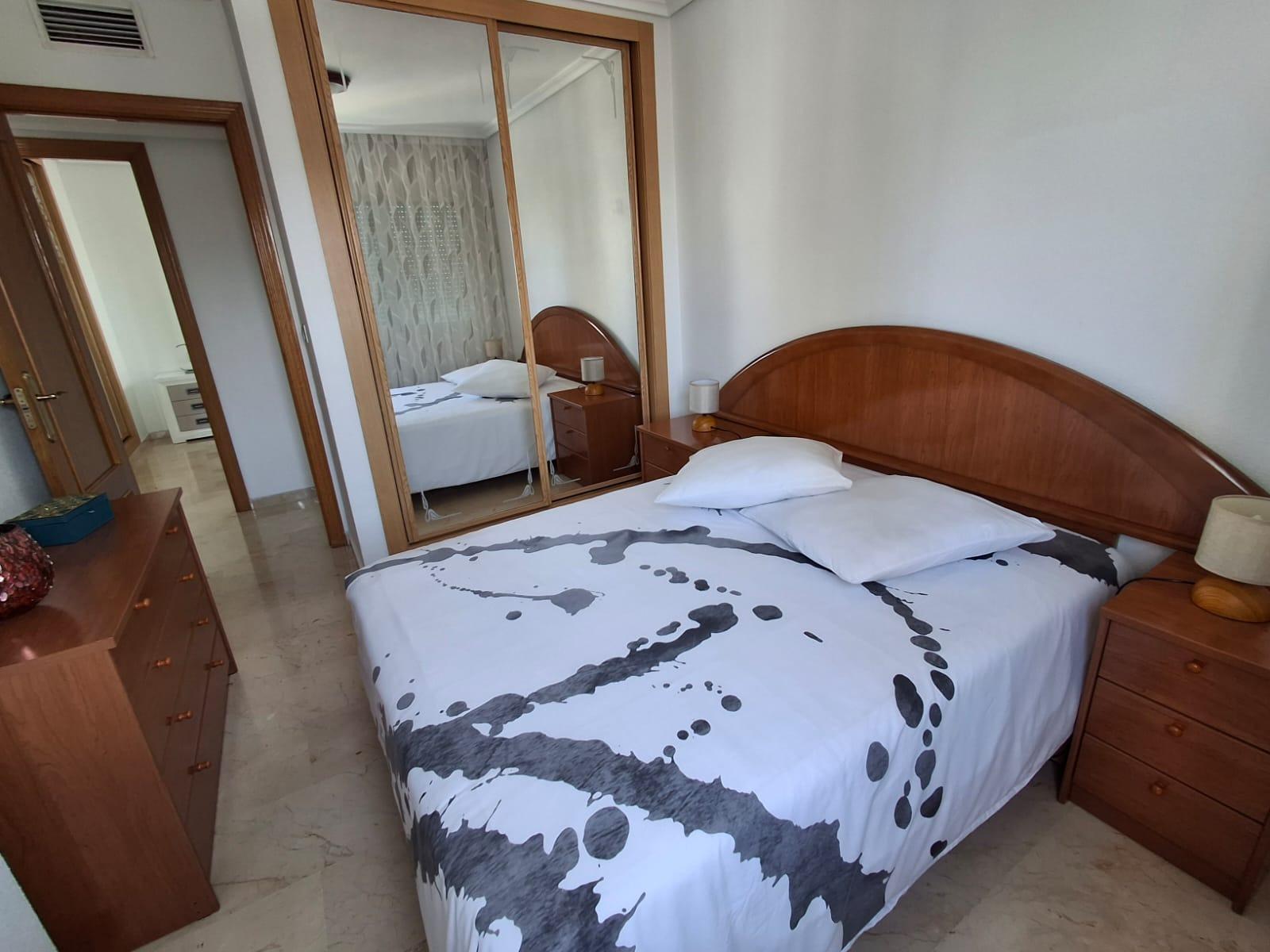 Apartamentos con impresionantes vistas al mar y a las montañas en Benidorm