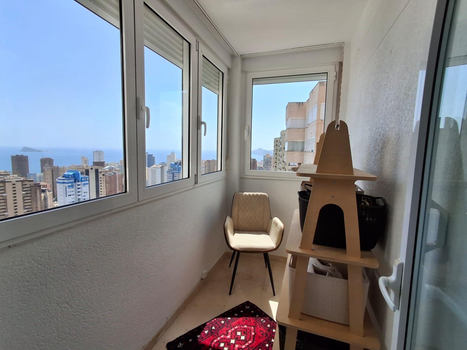 Apartamentos con impresionantes vistas al mar y a las montañas en Benidorm