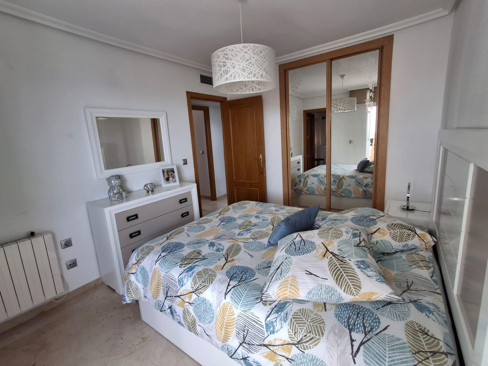 Apartamentos con impresionantes vistas al mar y a las montañas en Benidorm