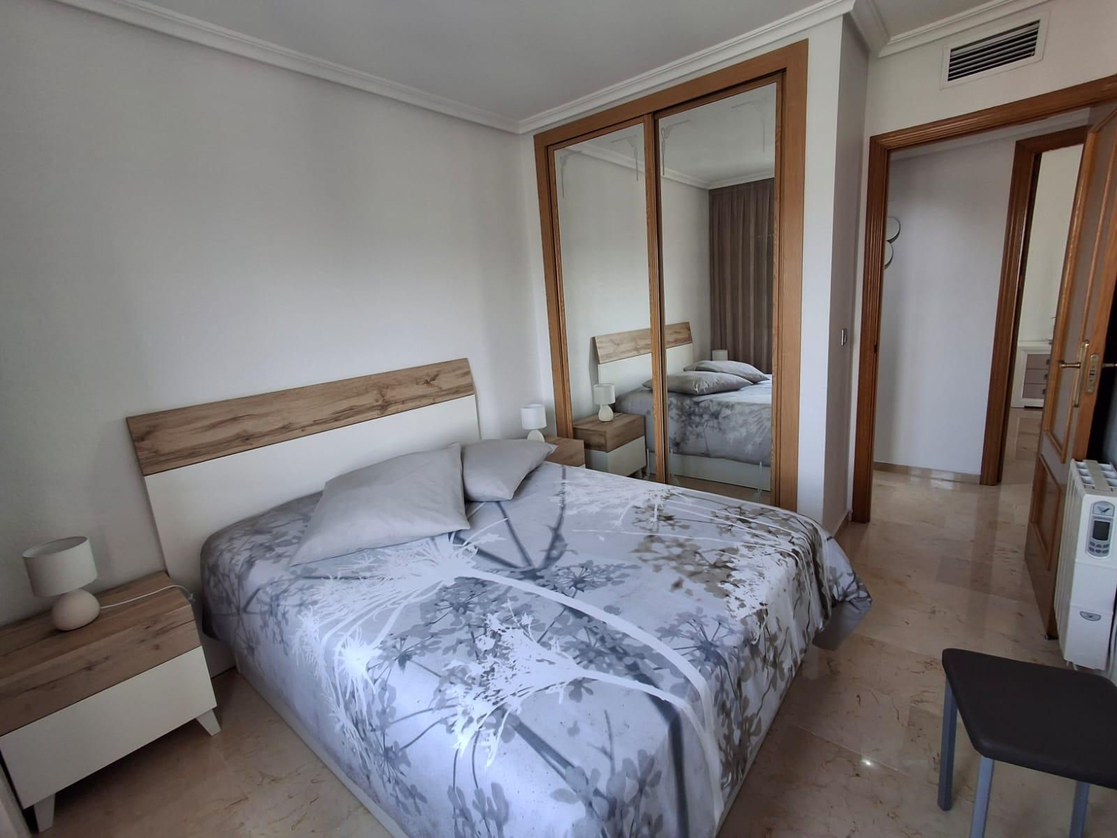 Apartamentos con impresionantes vistas al mar y a las montañas en Benidorm