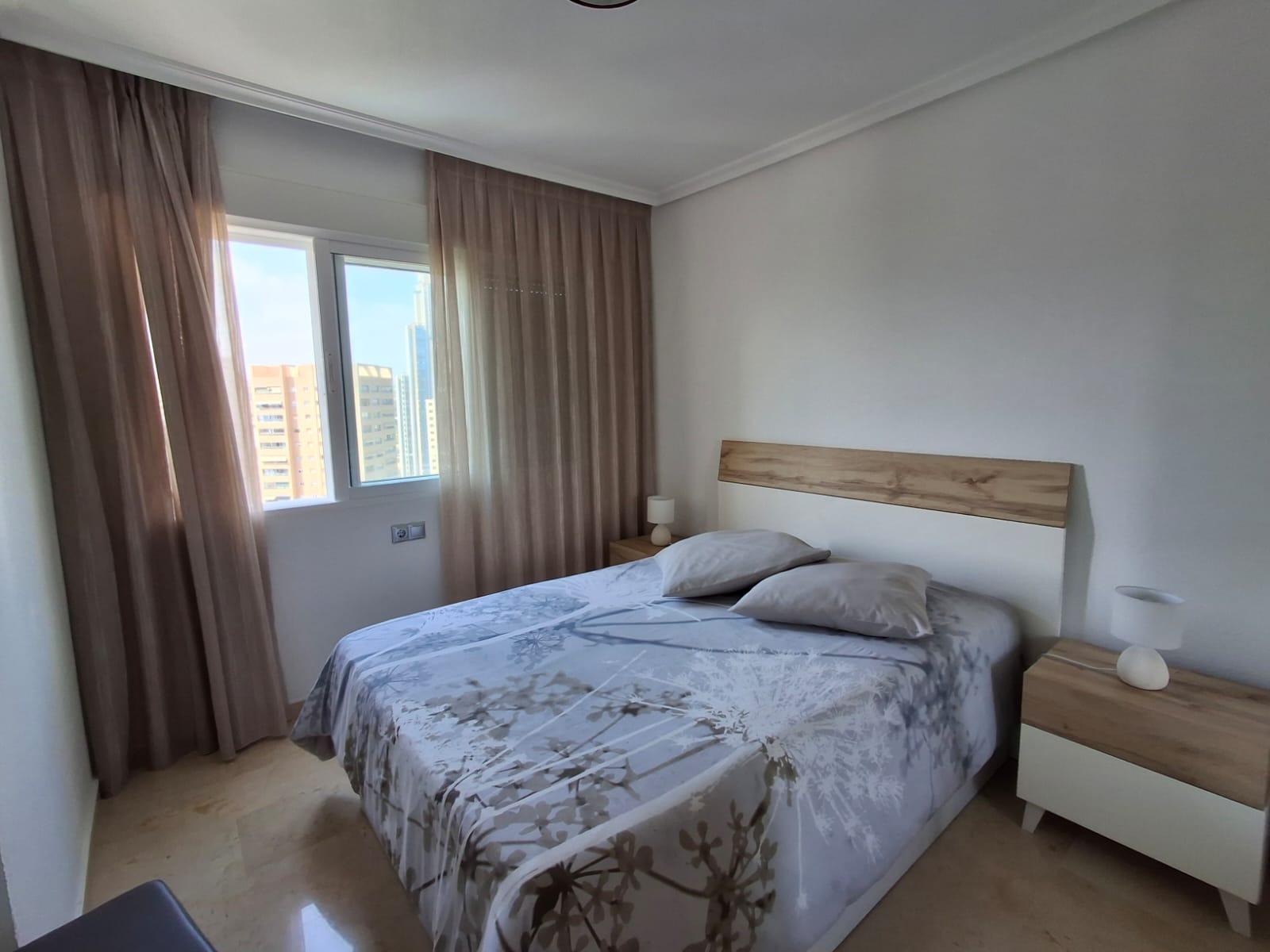 Apartamentos con impresionantes vistas al mar y a las montañas en Benidorm