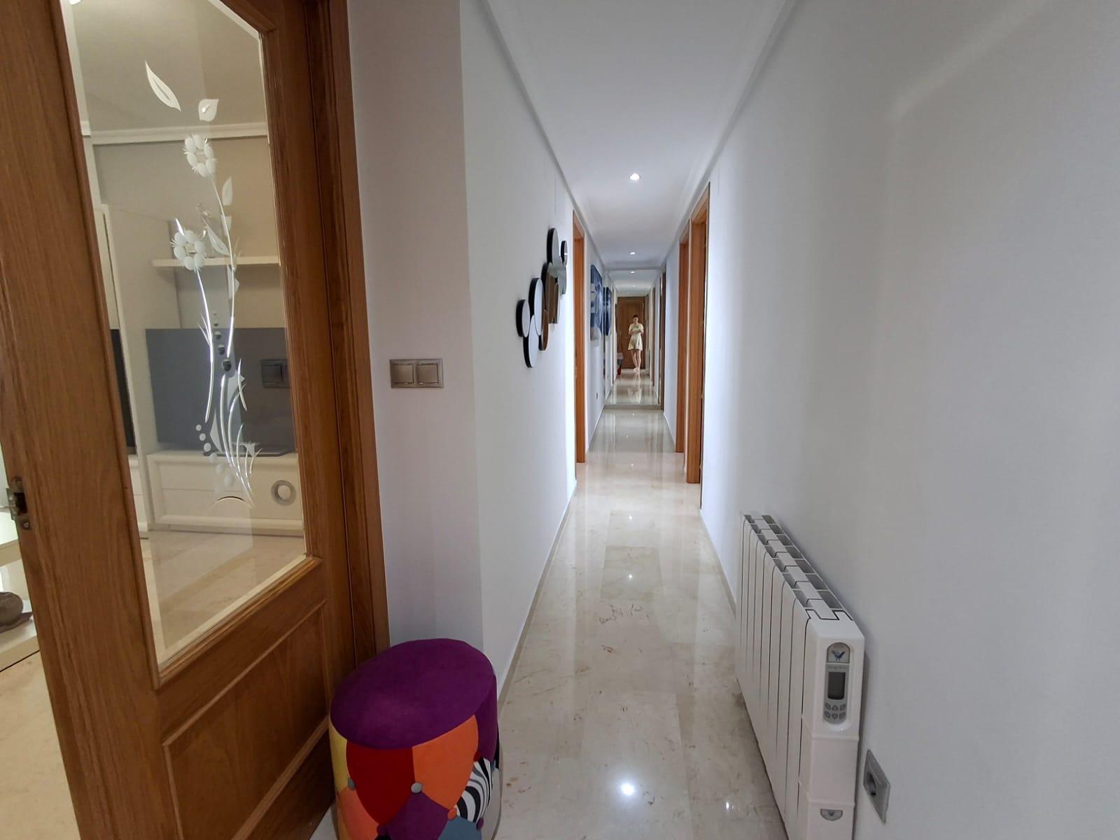 Apartamentos con impresionantes vistas al mar y a las montañas en Benidorm