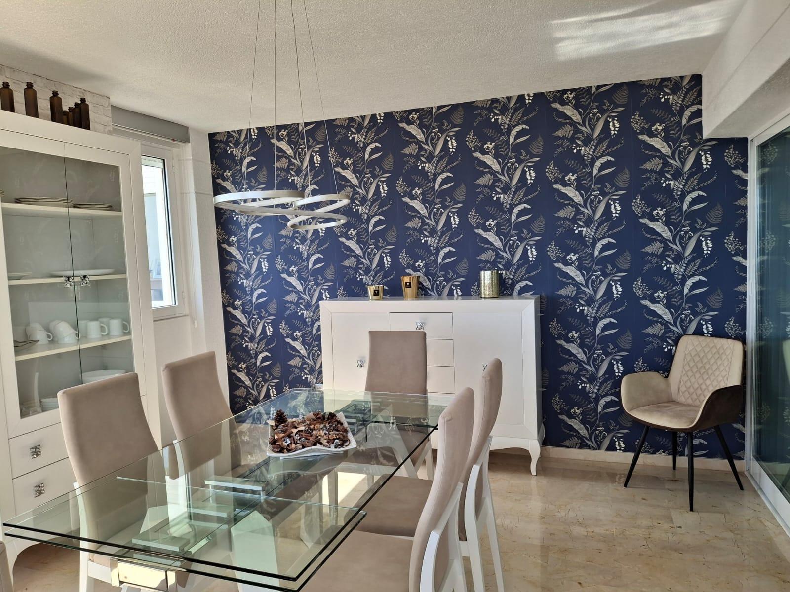 Apartamentos con impresionantes vistas al mar y a las montañas en Benidorm