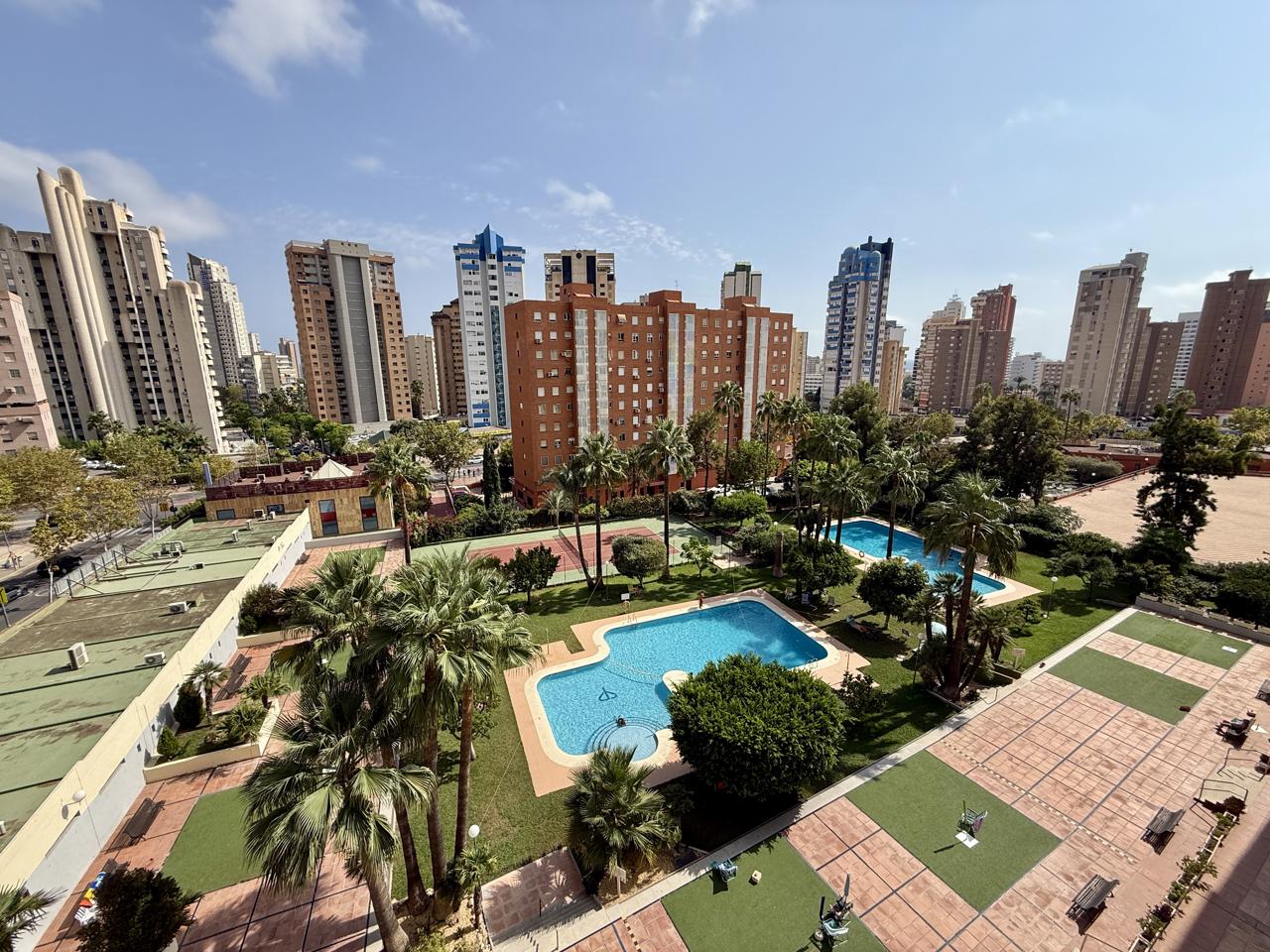 Apartamento de esquina totalmente reformado en Benidorm – Zona Juzgados