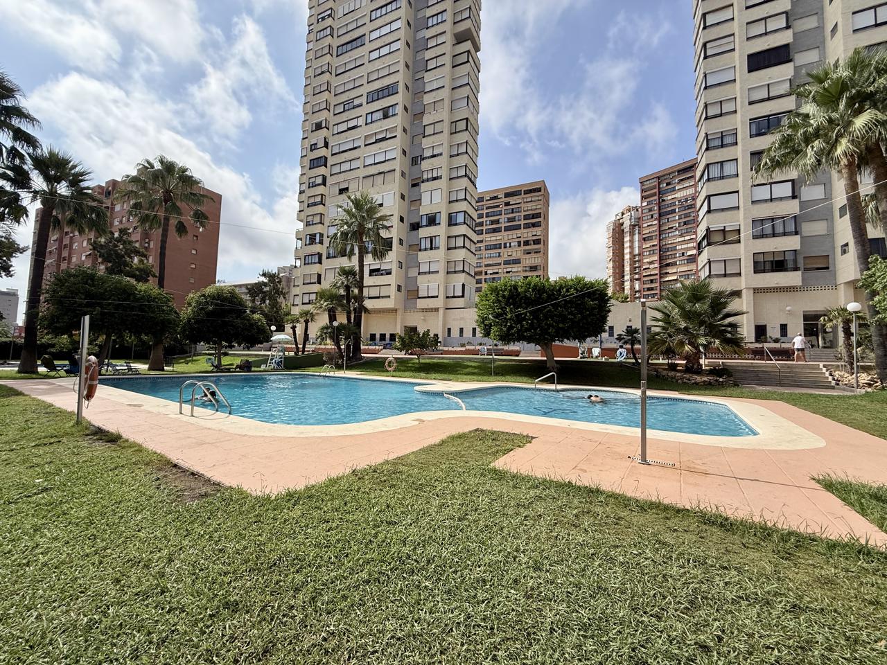 Apartamento de esquina totalmente reformado en Benidorm – Zona Juzgados