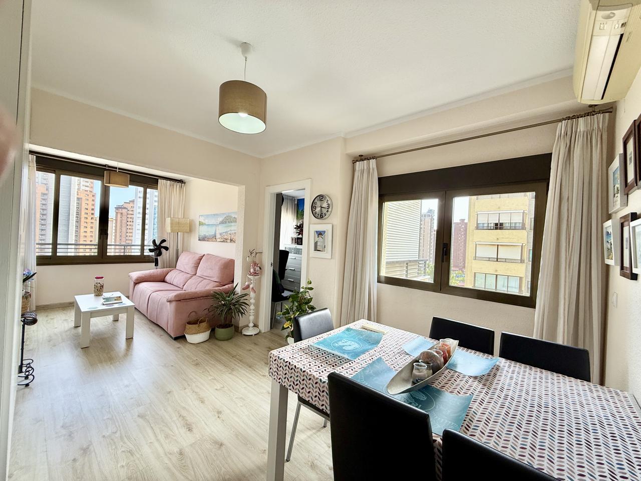 Apartamento de esquina totalmente reformado en Benidorm – Zona Juzgados
