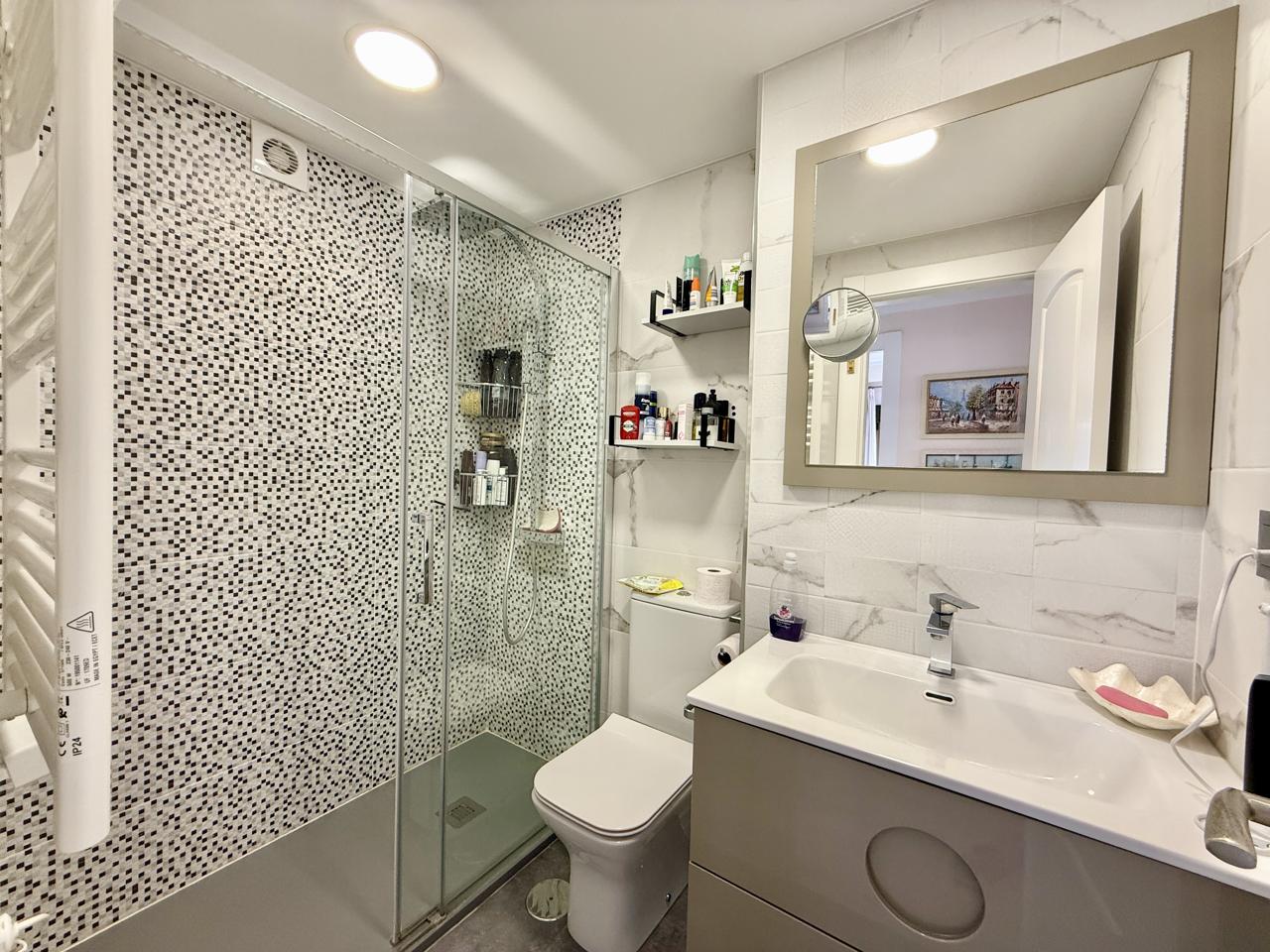 Apartamento de esquina totalmente reformado en Benidorm – Zona Juzgados