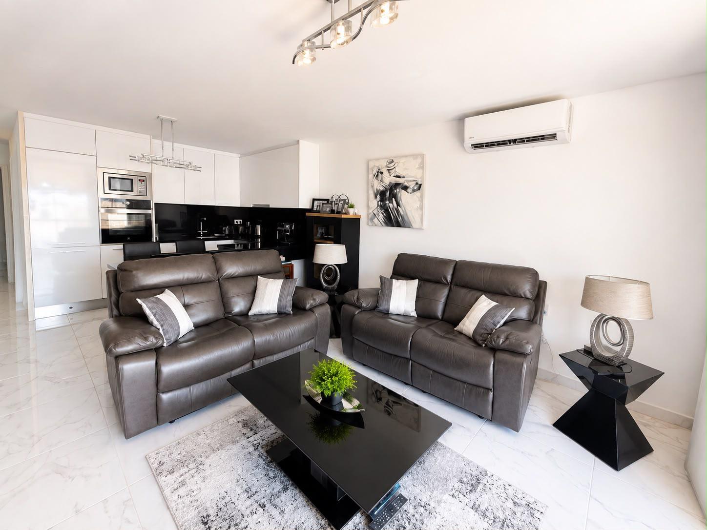 Apartamento reformado con vistas al mar en Rincon de Loix. Benidorm