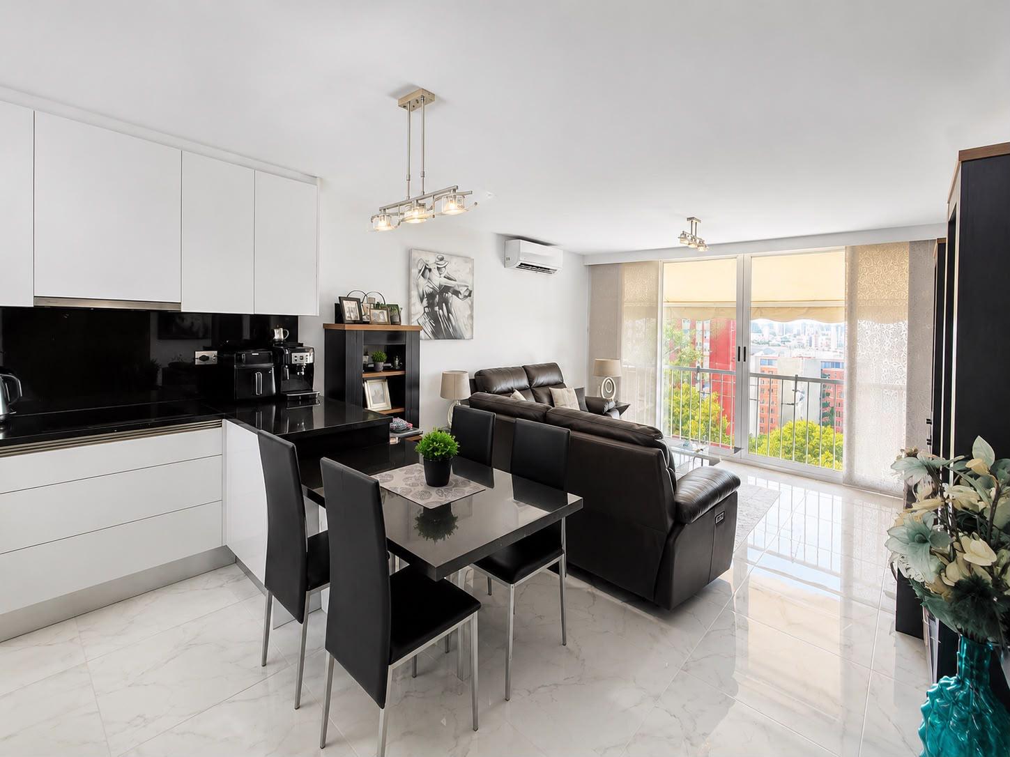 Apartamento reformado con vistas al mar en Rincon de Loix. Benidorm