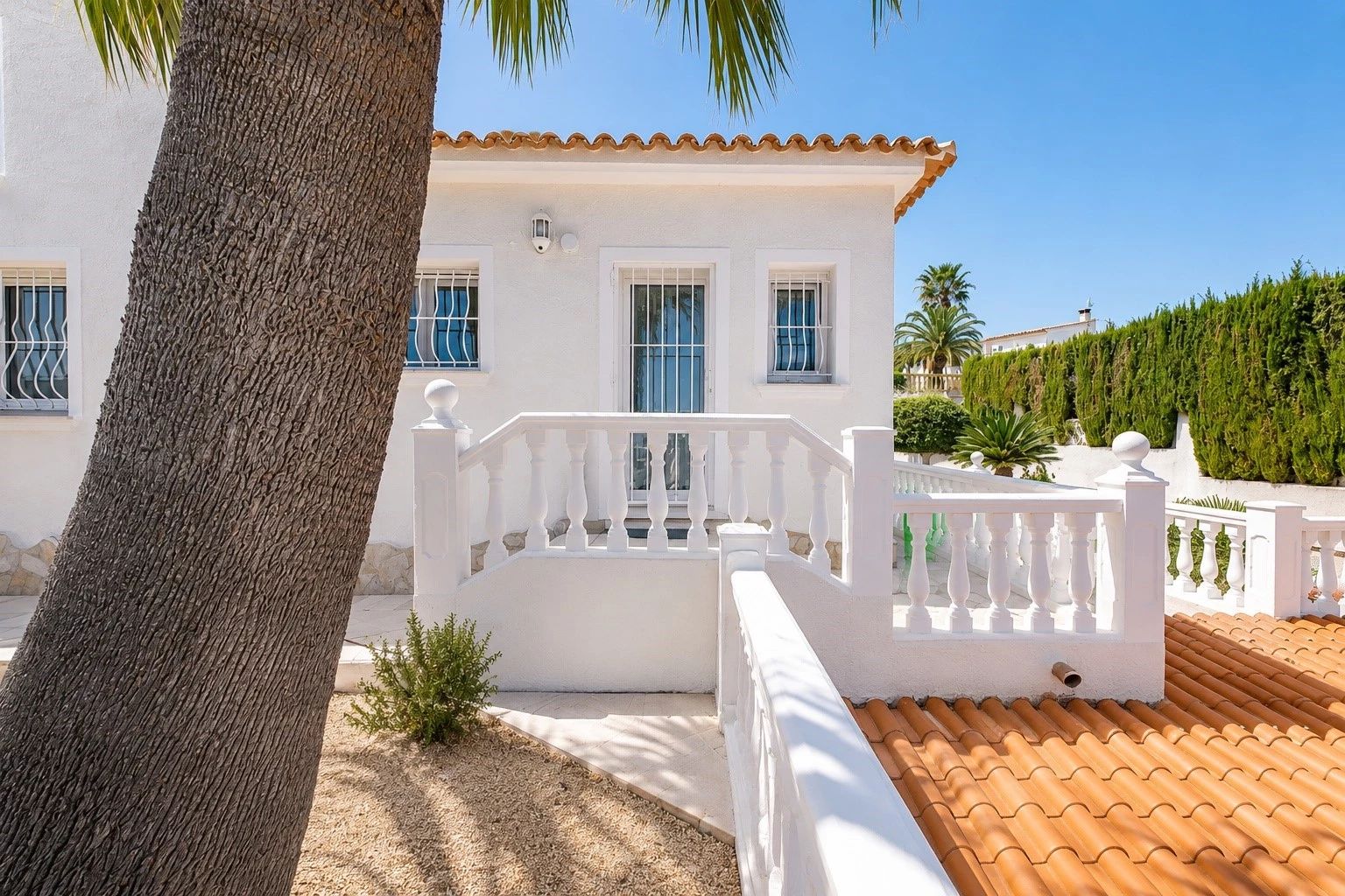 Vistas al mar y vivienda en una sola planta en Los Molinos, que es muy codiciado en Benitachell.