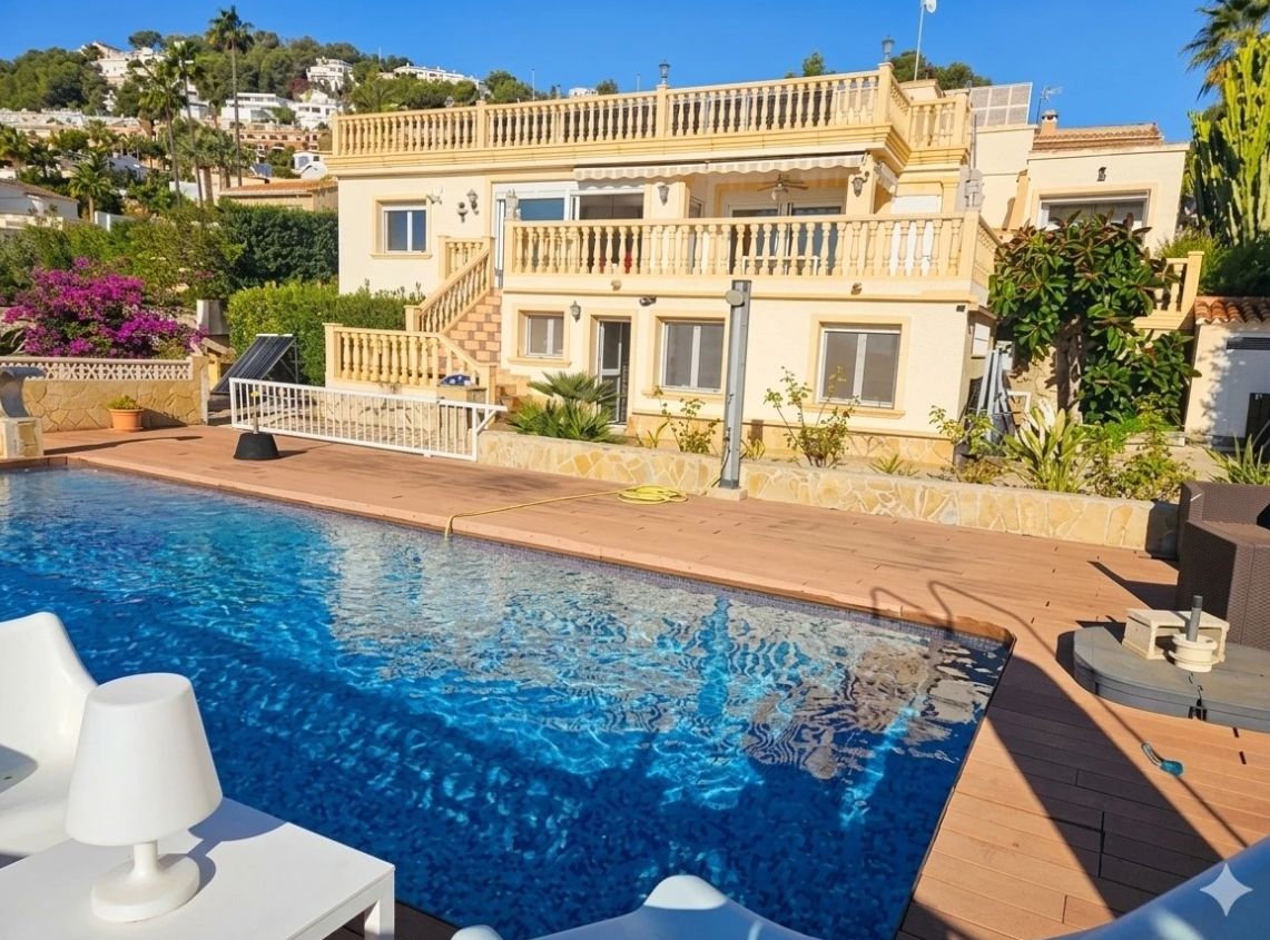 Villa con vistas al mar, en Moraira