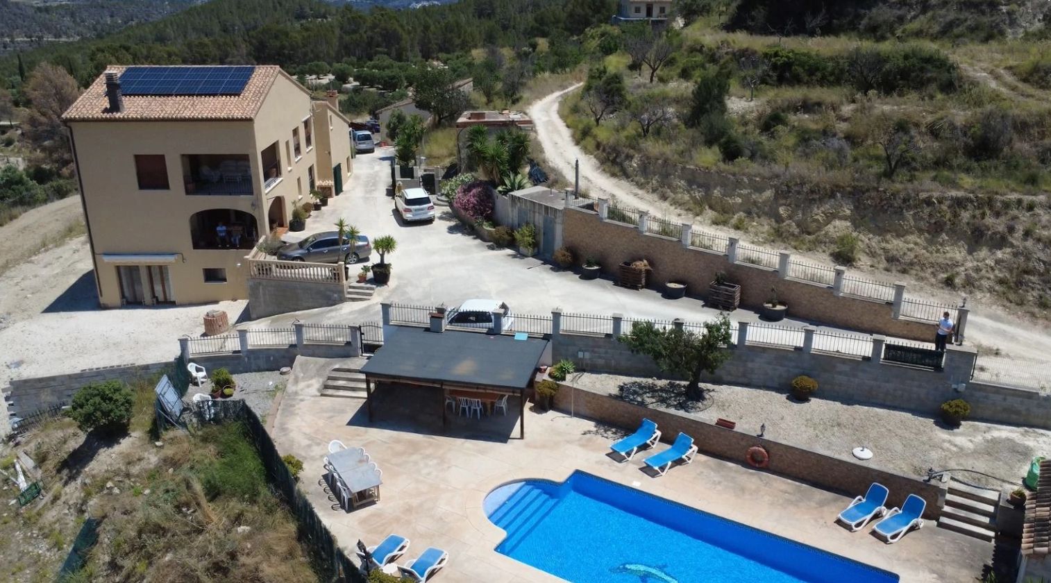 Casa de campo en Benissa con piscina y unas vistas impresionantes a las montañas