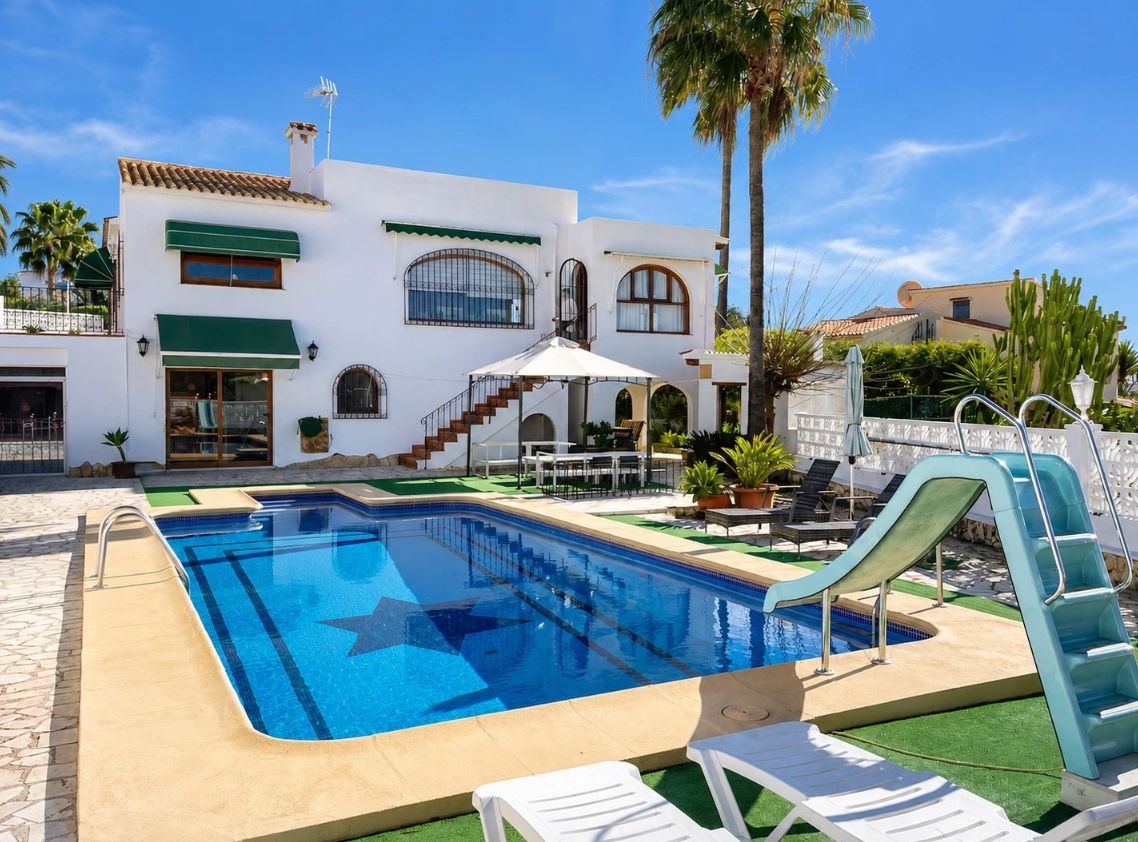 Villa con vistas al mar, en San Jaime, Benissa