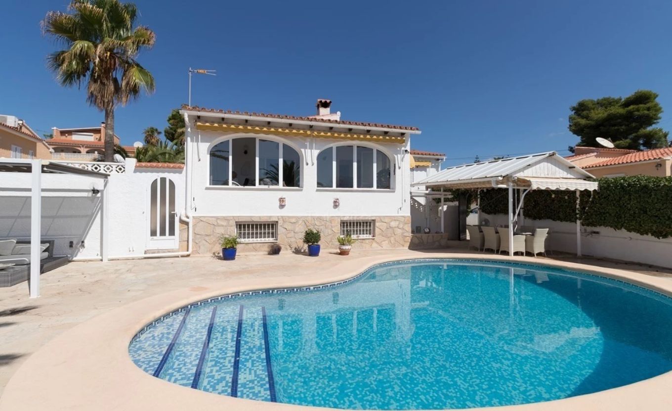 Villa en Moraira con vistas al mar