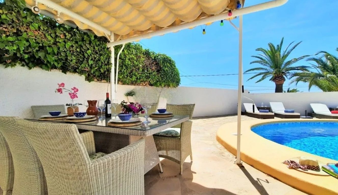 Villa en Moraira con vistas al mar