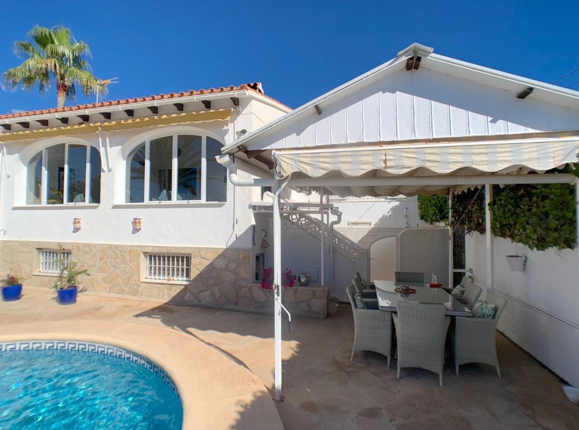 Villa en Moraira con vistas al mar