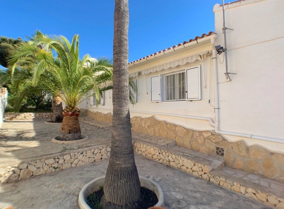 Villa en Moraira con vistas al mar