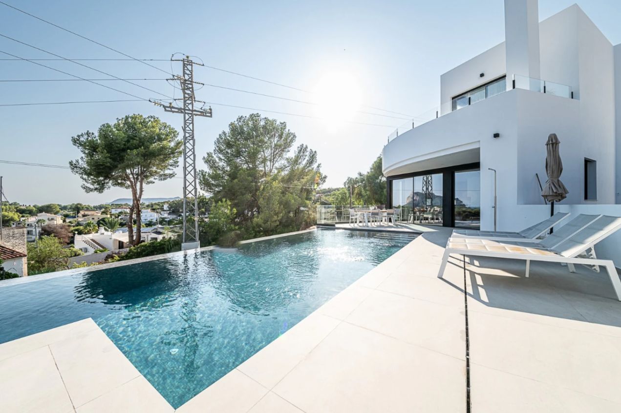 Villa con vistas al mar en La Fusteria - Benissa