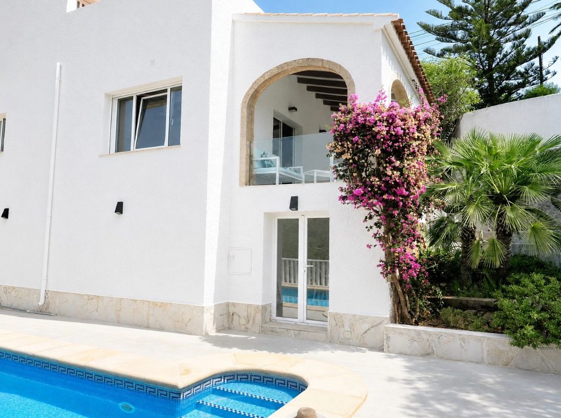 Villa de estilo mediterráneo con impresionantes vistas panorámicas en Jávea