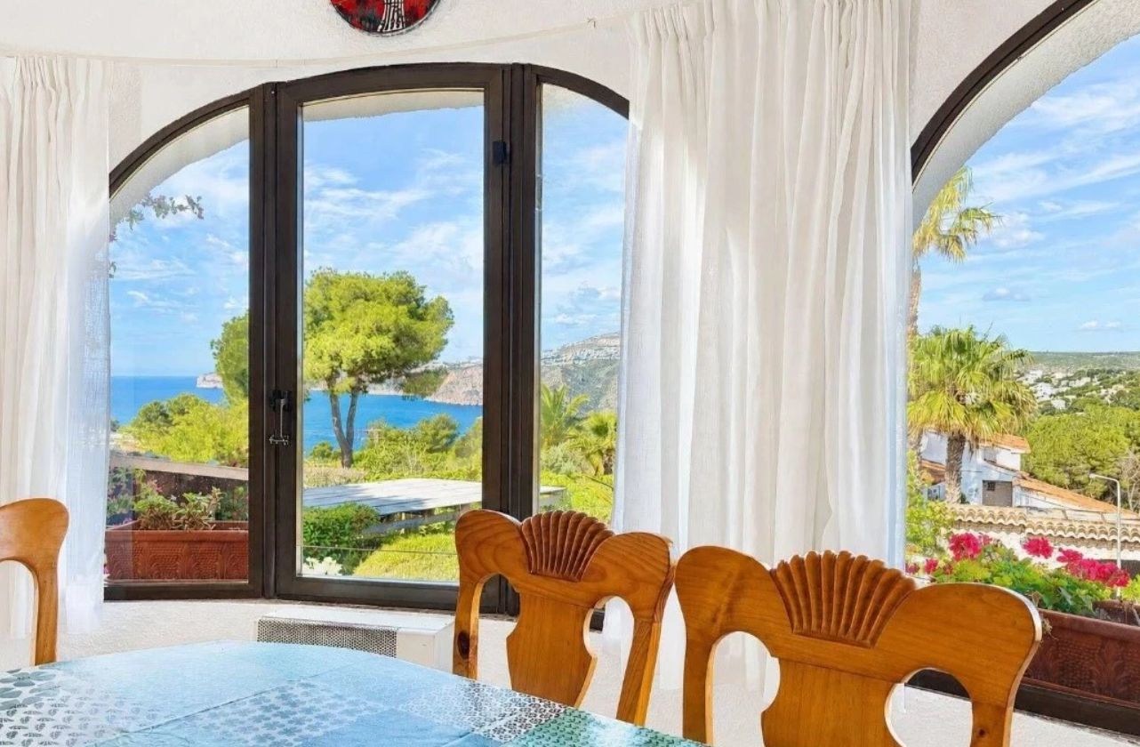 Villa with sea views in Jávea