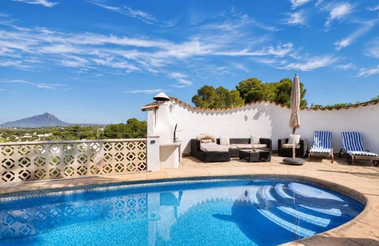 Villa with sea views in Jávea