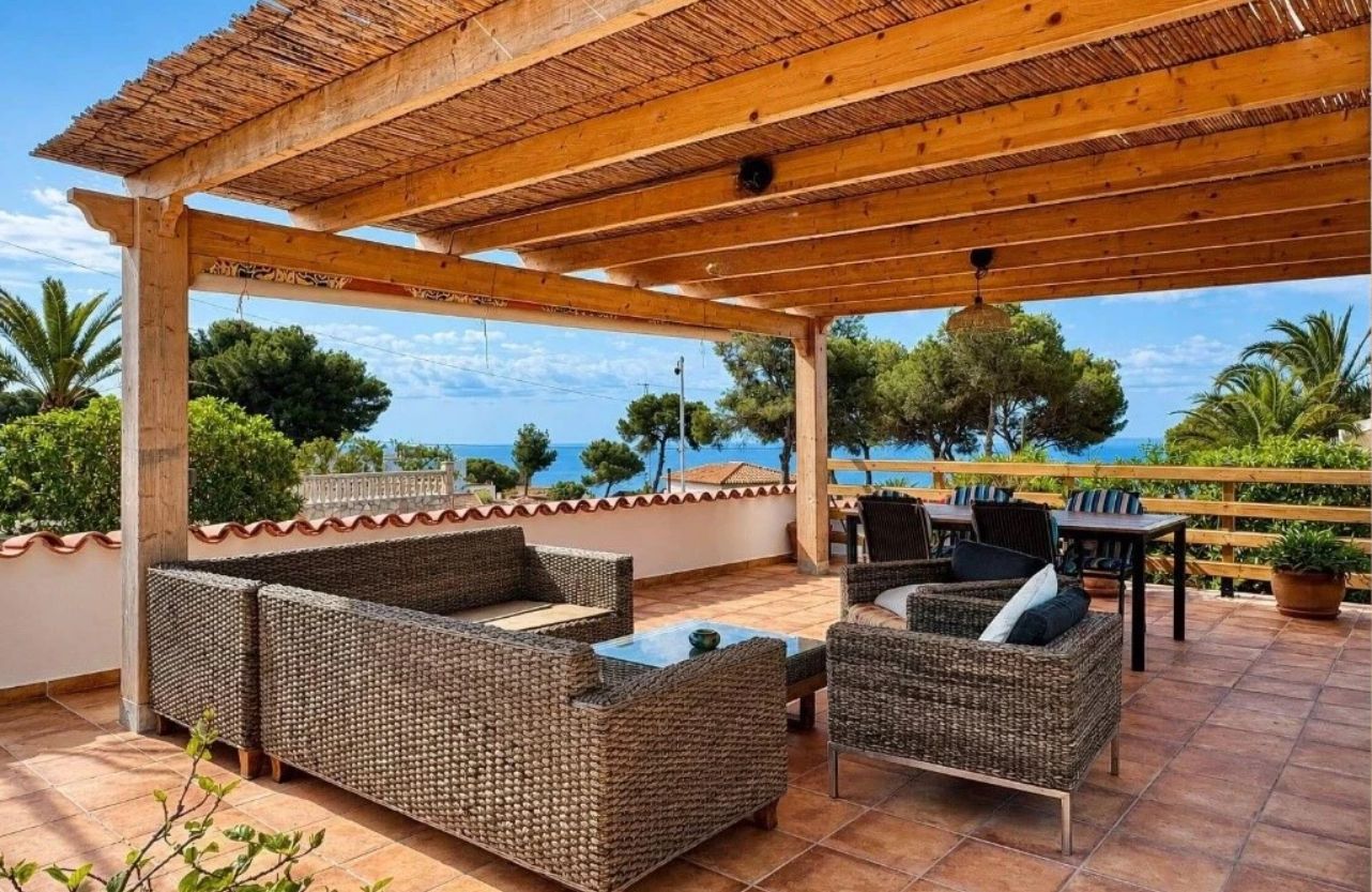 Villa with sea views in Jávea