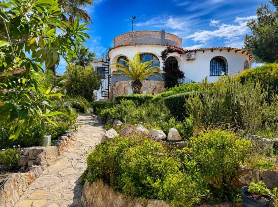 Villa with sea views in Jávea