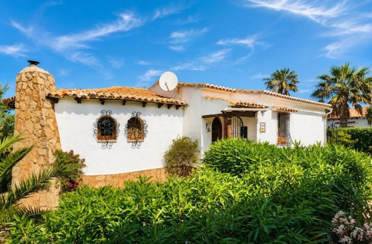 Villa with sea views in Jávea