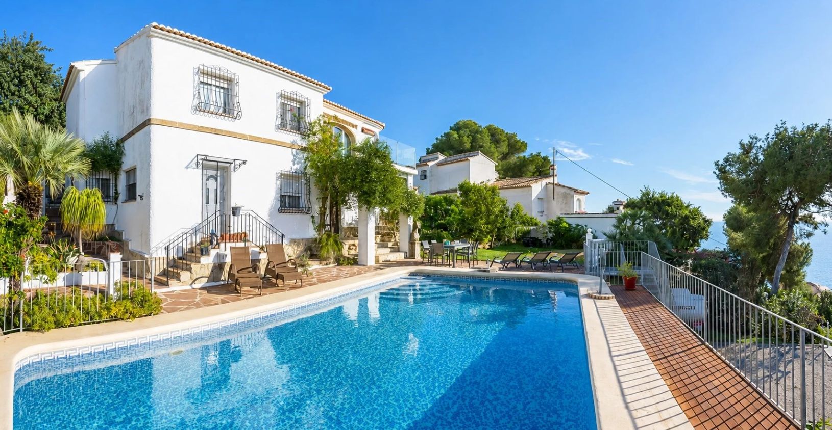 Villa with sea views in Jávea