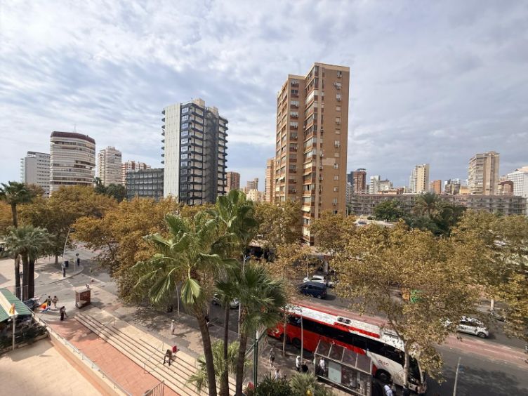 Apartamenty w Benidormie nad morzem.