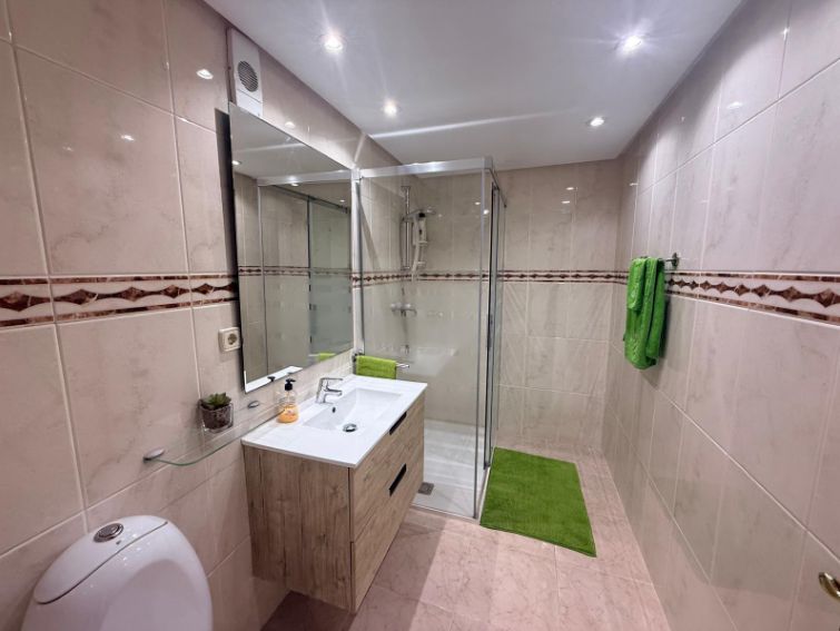 Apartamenty w Benidormie nad morzem.