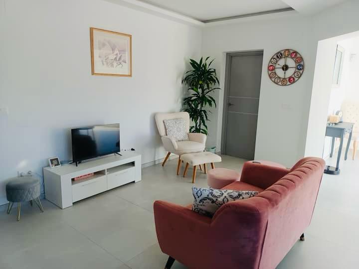 Villa rénovée avec vue panoramique et parcelle constructible supplémentaire à El Rafalet, Jávea