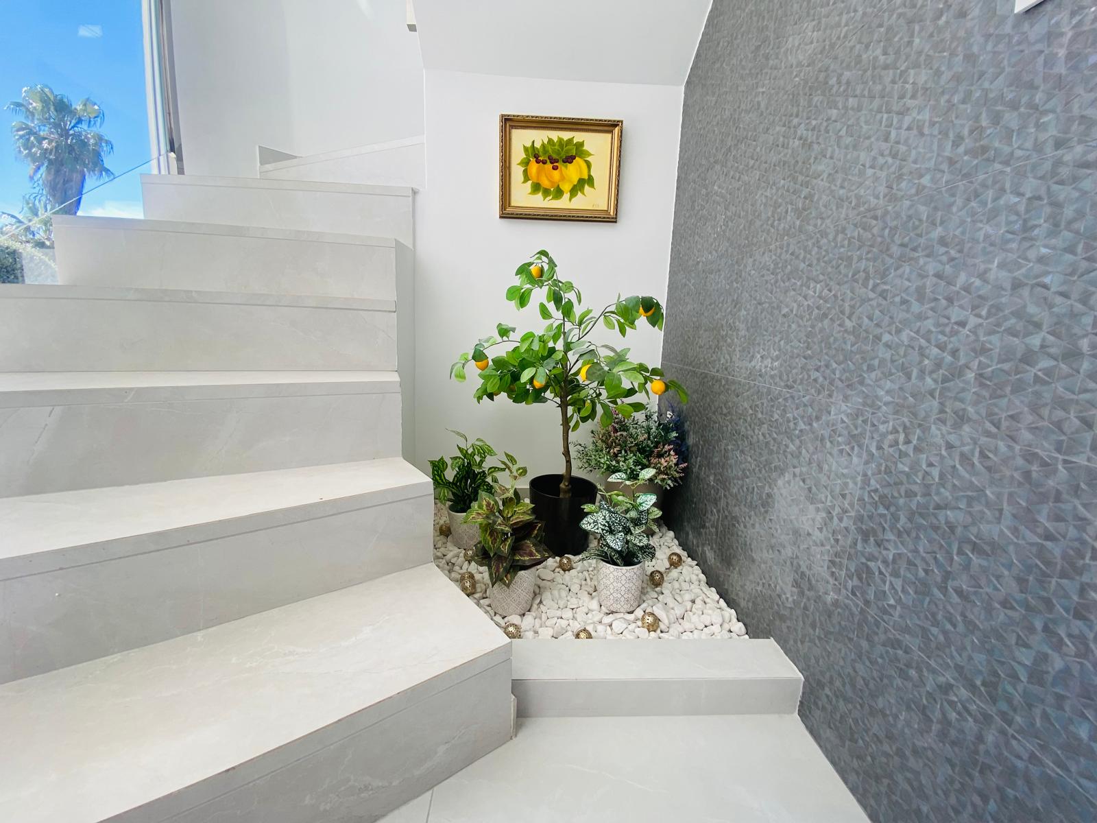Villa rénovée avec vue panoramique et parcelle constructible supplémentaire à El Rafalet, Jávea