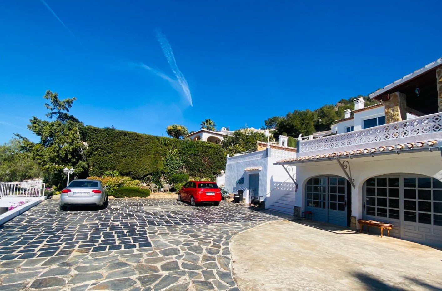 Villa rénovée avec vue panoramique et parcelle constructible supplémentaire à El Rafalet, Jávea