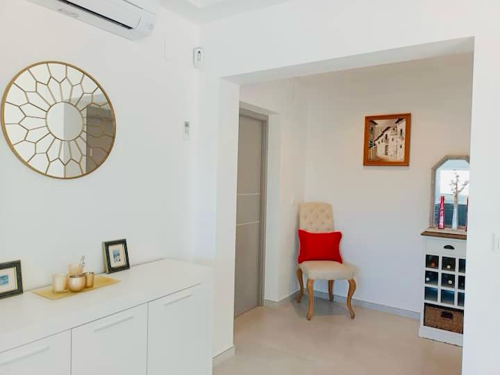 Villa rénovée avec vue panoramique et parcelle constructible supplémentaire à El Rafalet, Jávea