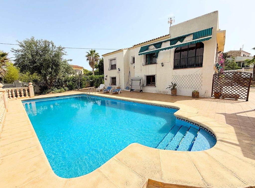Villa en Calpe con vistas panorámicas 