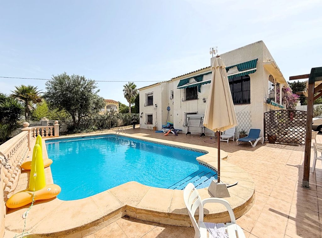 Villa en Calpe con vistas panorámicas 
