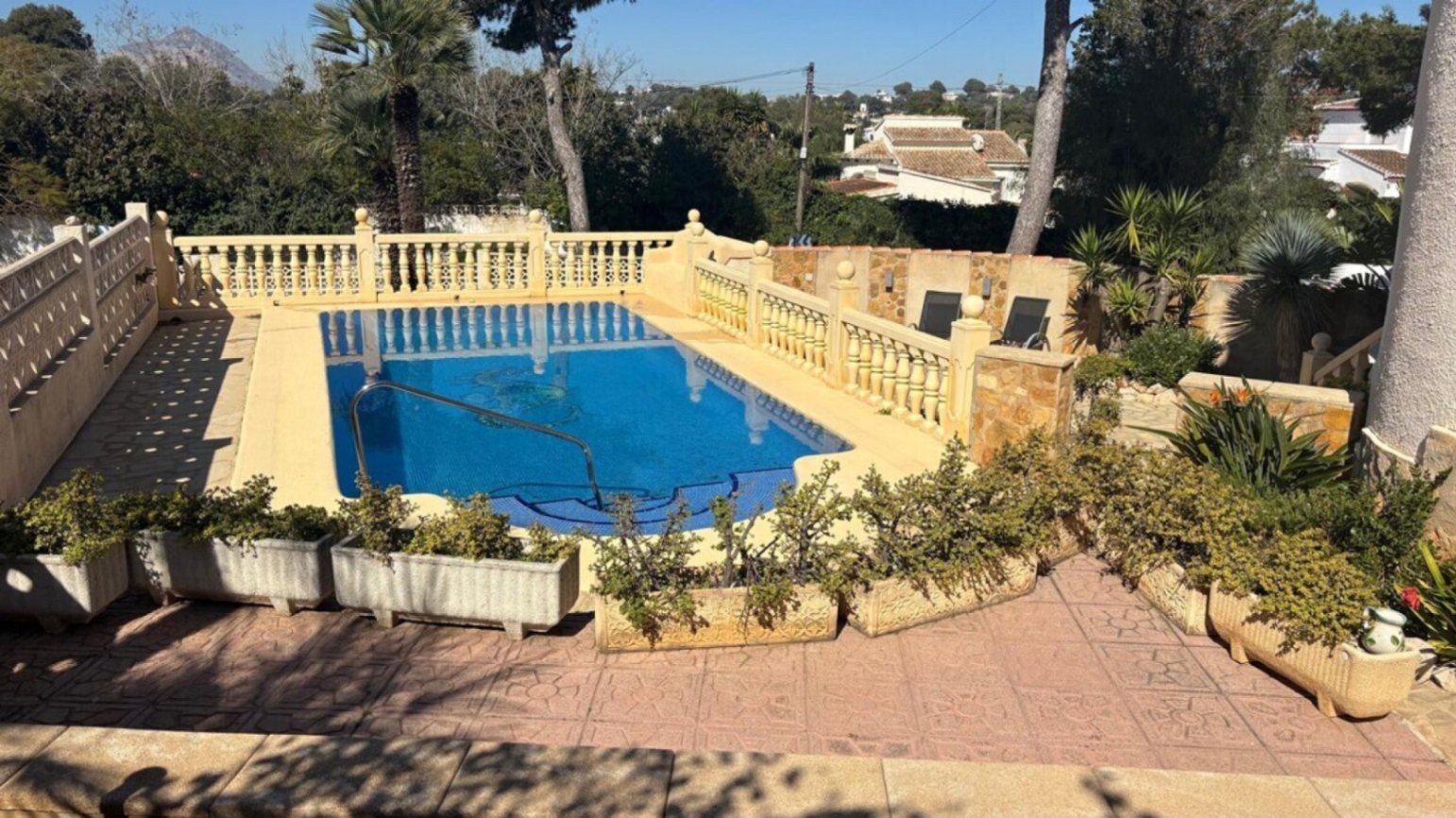 Villa Iris - Sjarmerende hus med frodig hage og svømmebasseng. Jávea