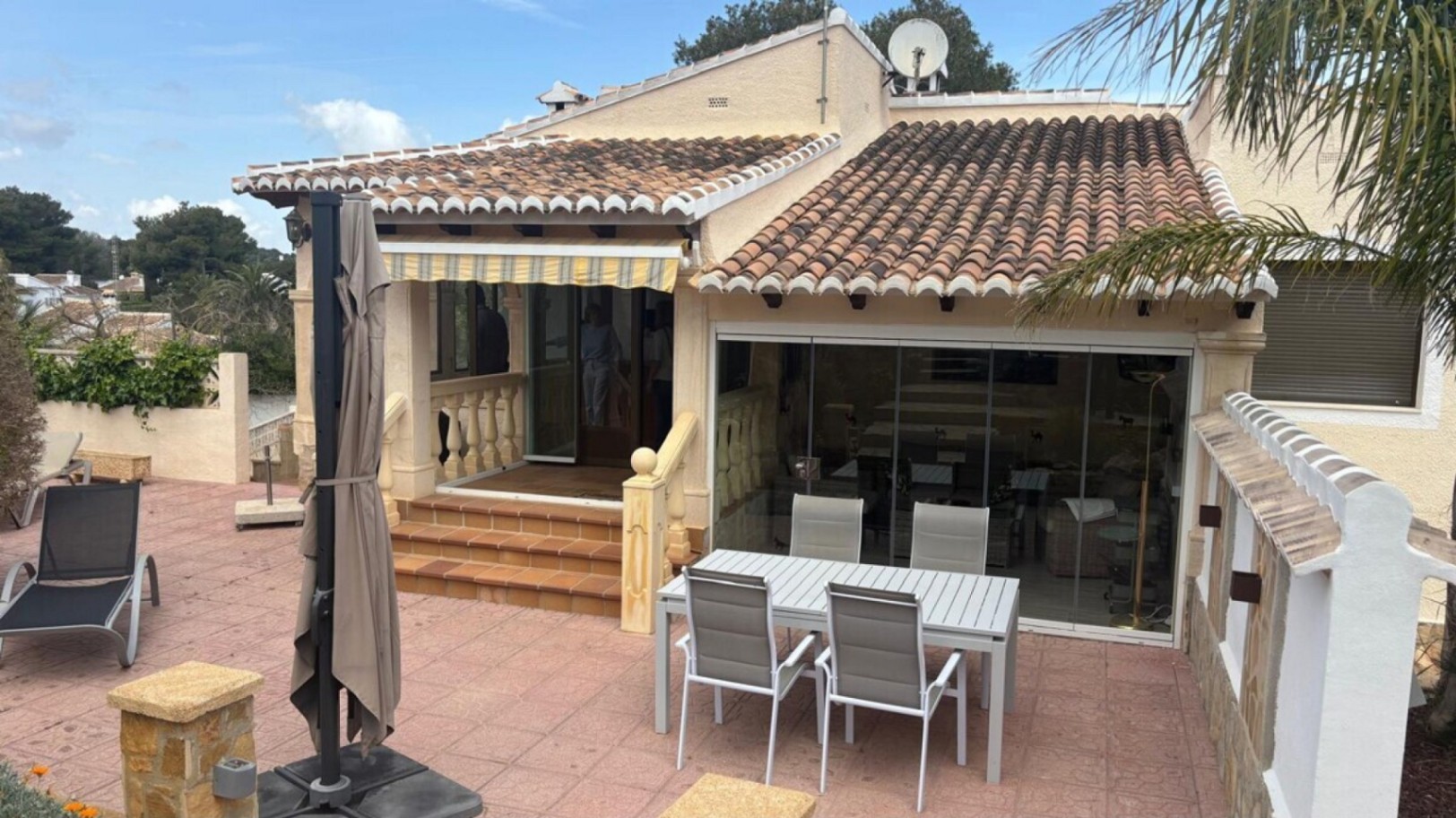 Villa Iris - Sjarmerende hus med frodig hage og svømmebasseng. Jávea