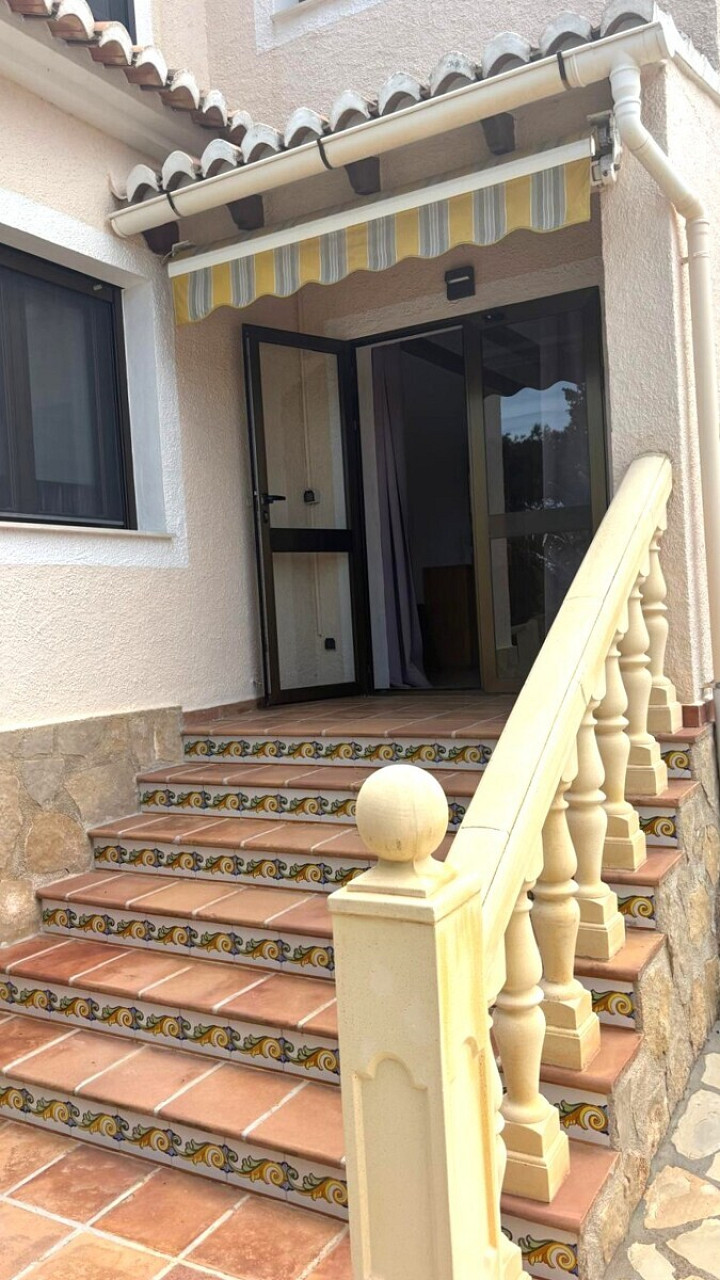 Villa Iris - Sjarmerende hus med frodig hage og svømmebasseng. Jávea
