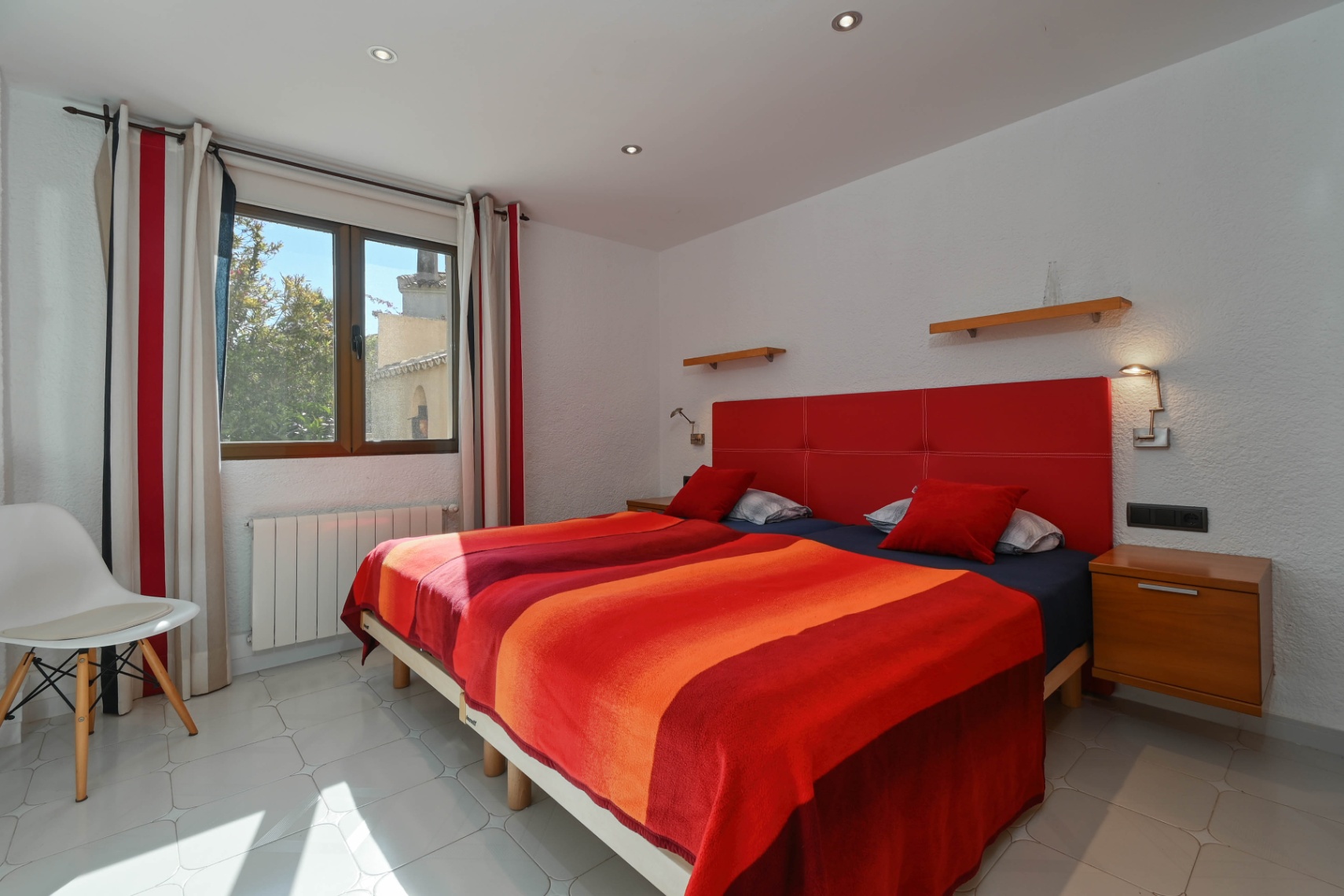 Villa Iris - Sjarmerende hus med frodig hage og svømmebasseng. Jávea