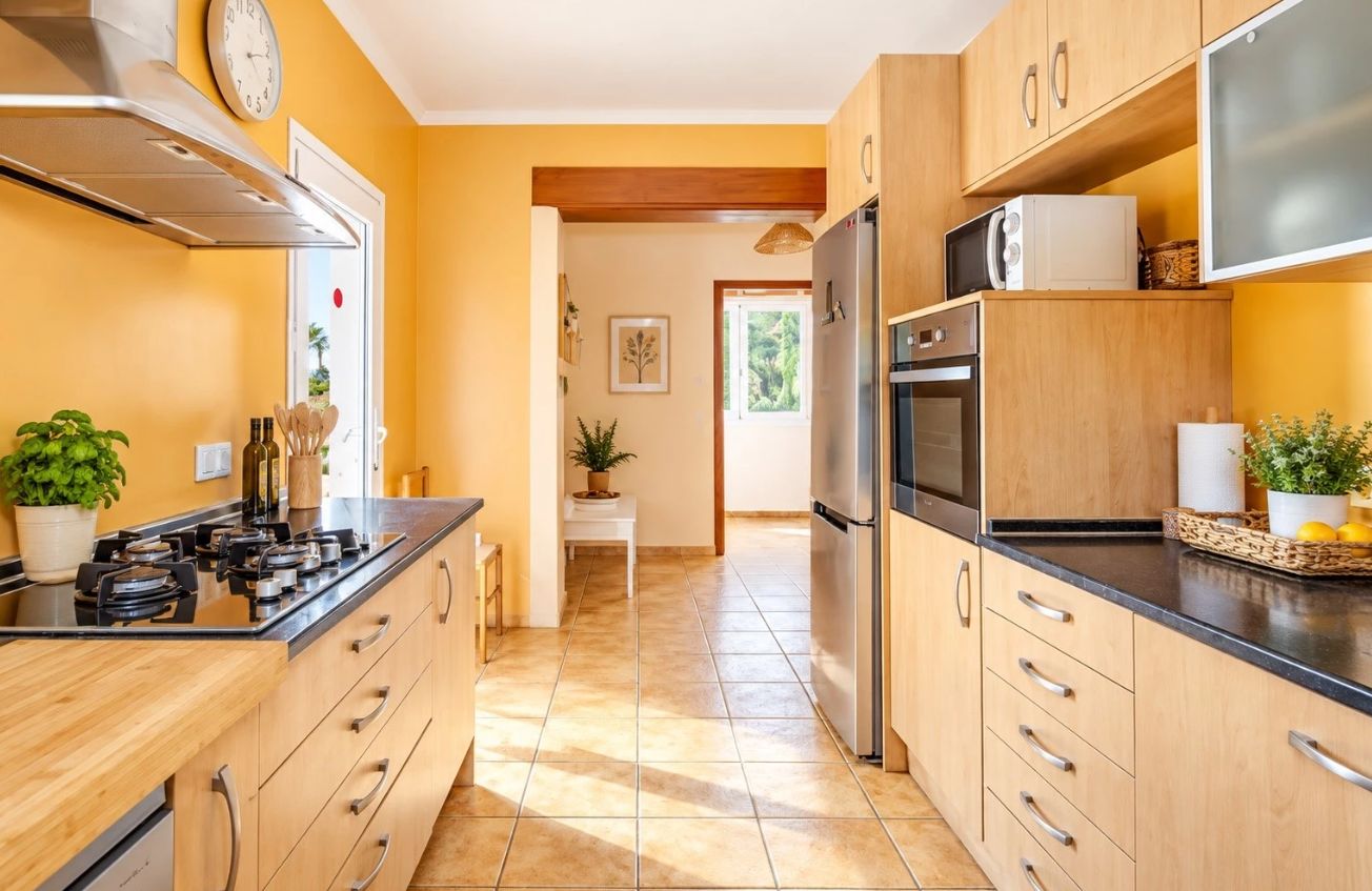 Casa en Javea con 4 dormitorios, piscina privada y jardín