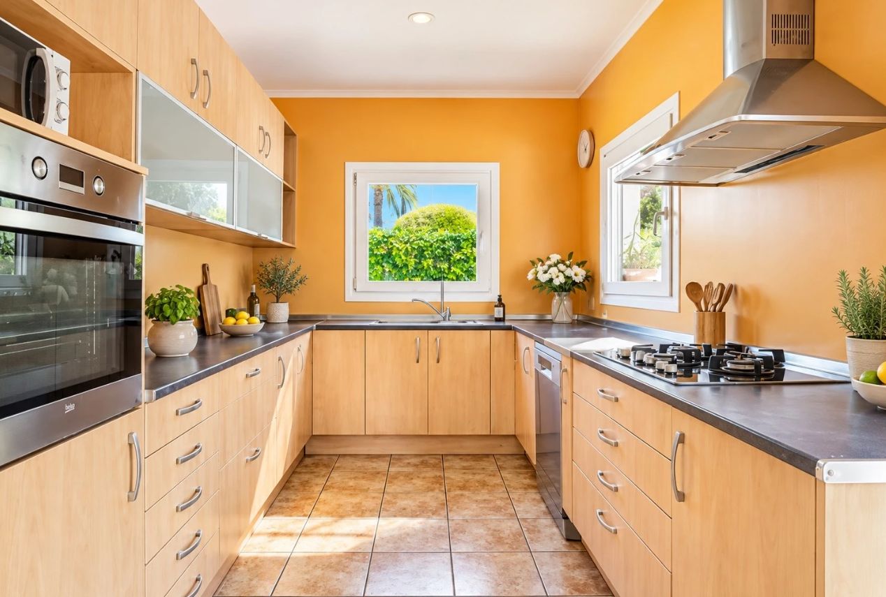 Casa en Javea con 4 dormitorios, piscina privada y jardín