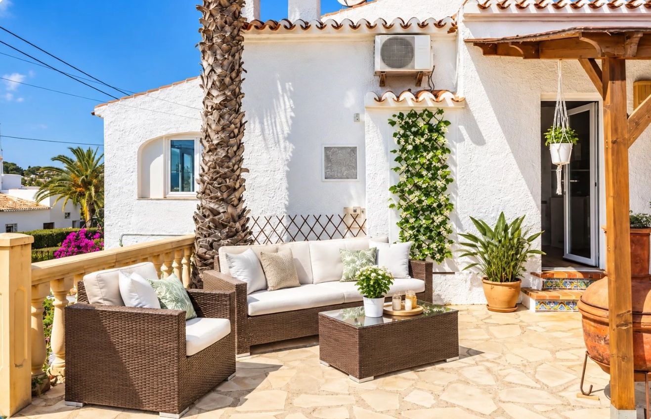 Casa en Javea con 4 dormitorios, piscina privada y jardín
